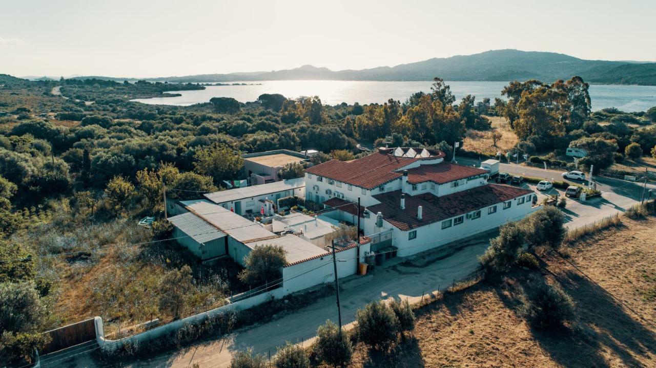 Hotel Il Timone Cugnana Exterior foto
